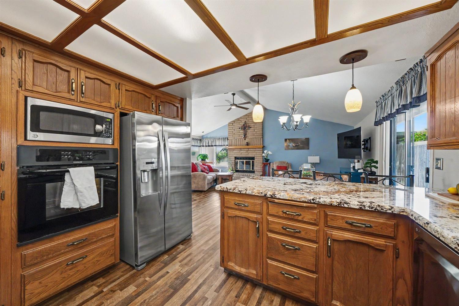 2140 Ellery Ave, Clovis, CA 93611