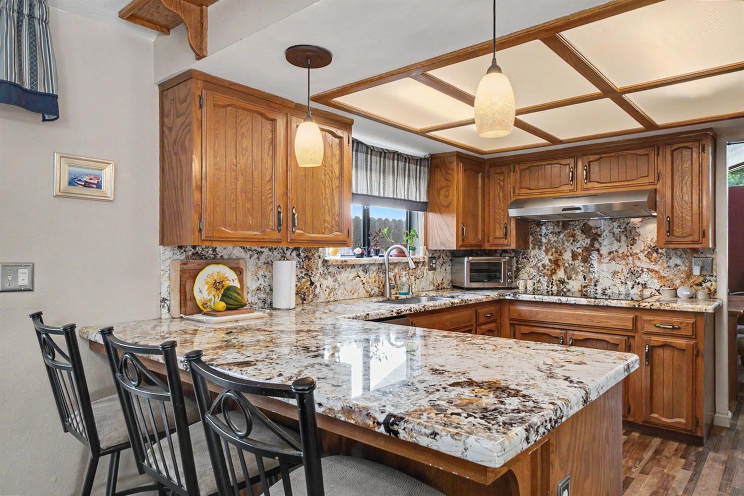 2140 Ellery Ave, Clovis, CA 93611
