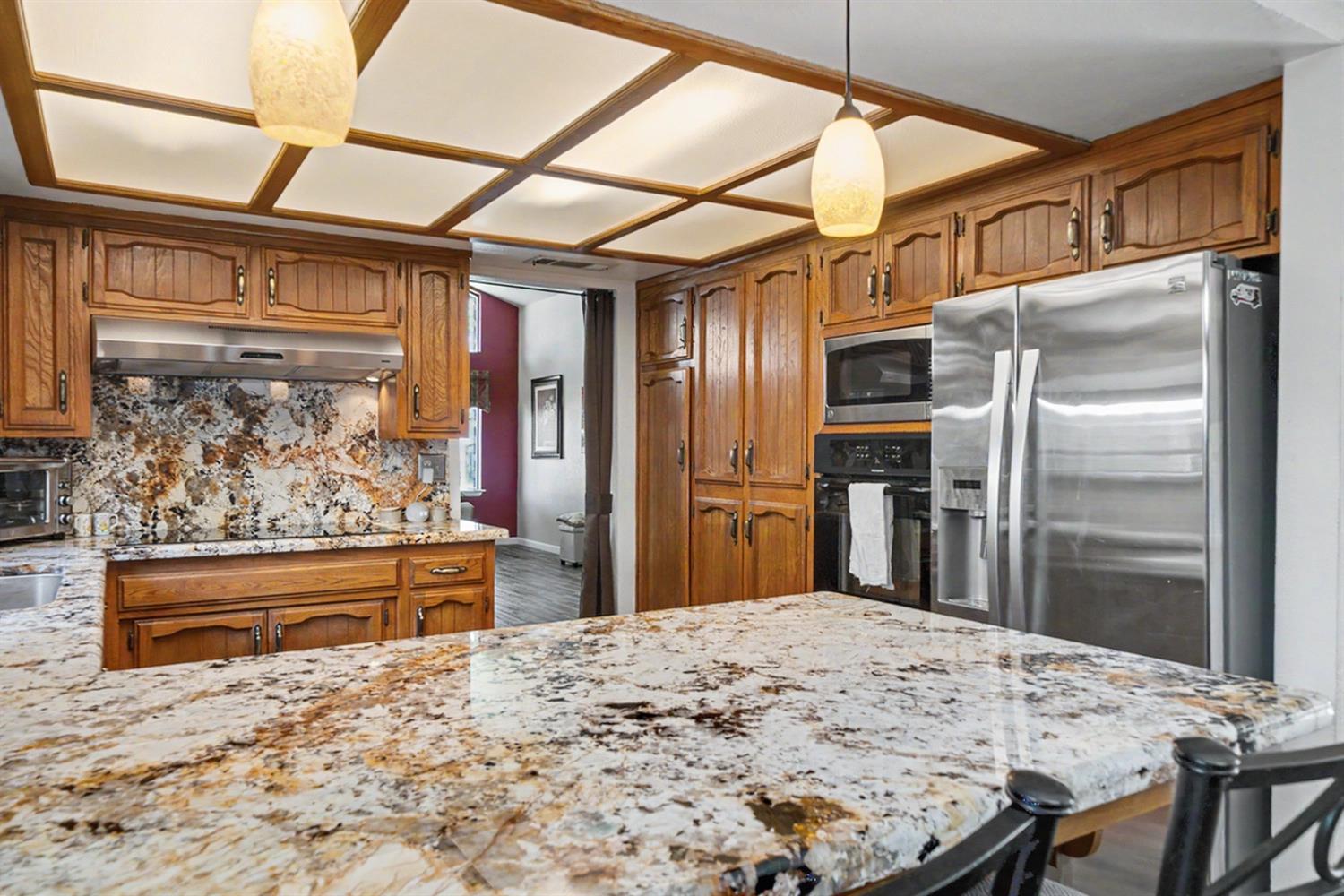 2140 Ellery Ave, Clovis, CA 93611