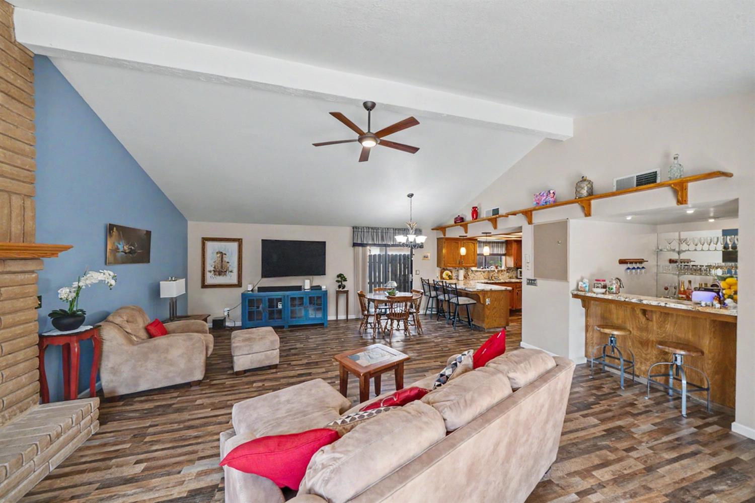 2140 Ellery Ave, Clovis, CA 93611