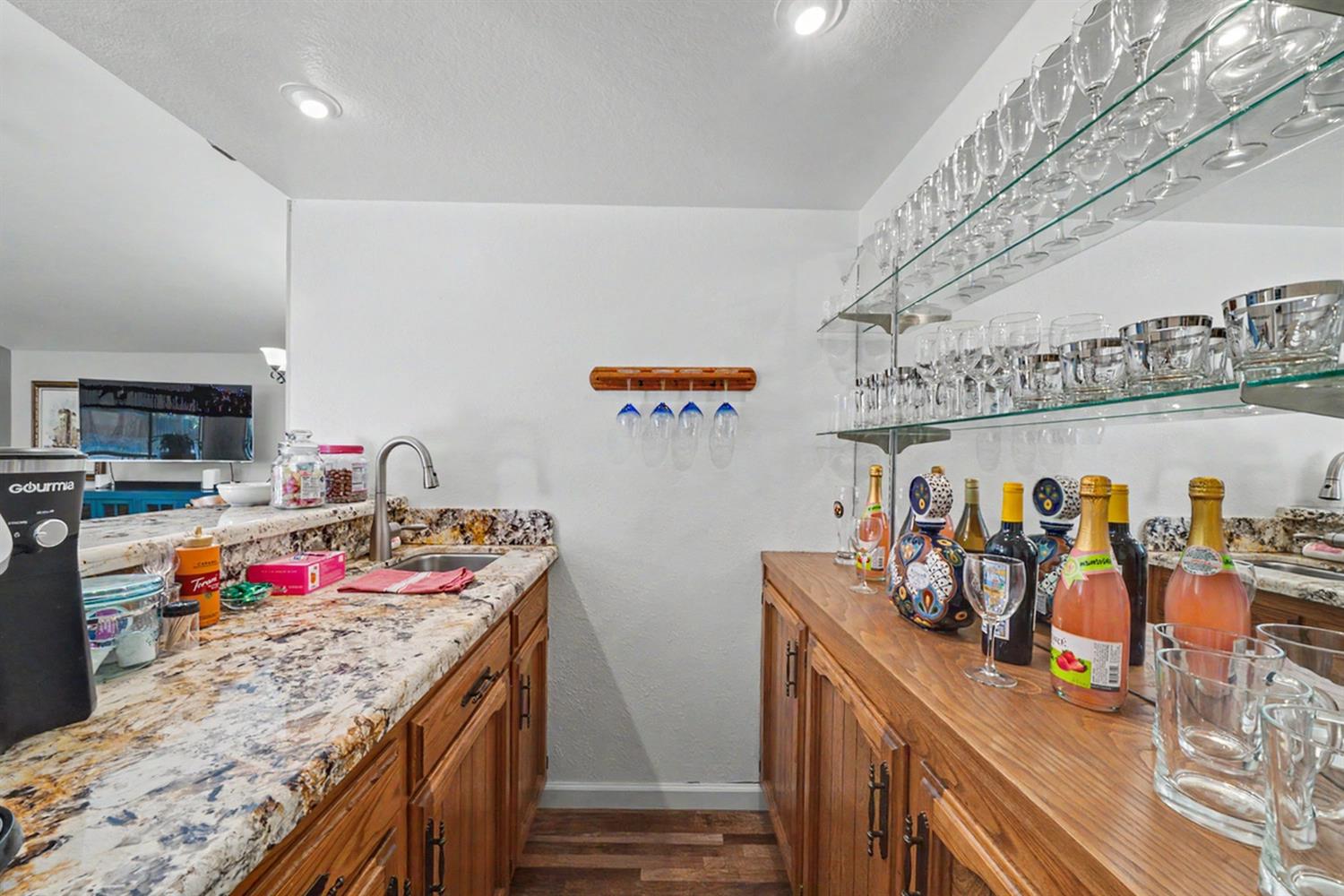 2140 Ellery Ave, Clovis, CA 93611