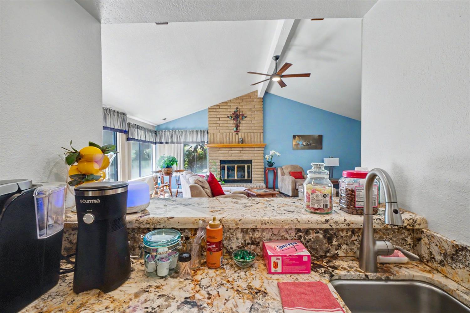 2140 Ellery Ave, Clovis, CA 93611