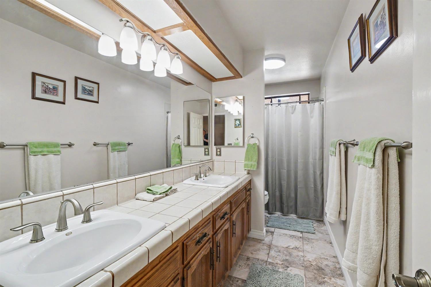 2140 Ellery Ave, Clovis, CA 93611