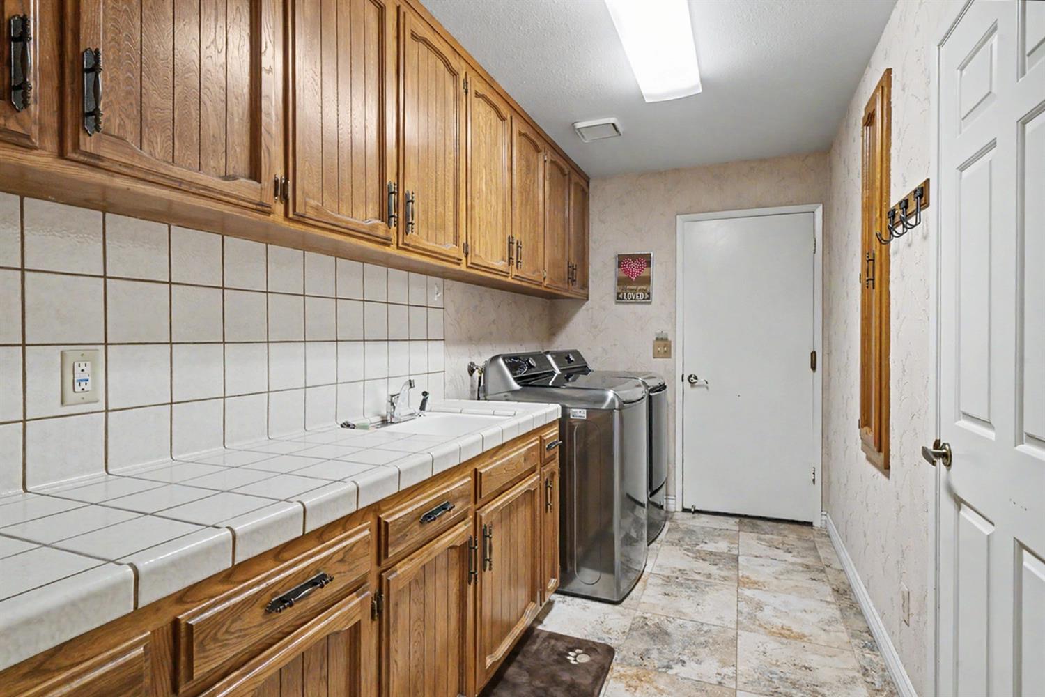2140 Ellery Ave, Clovis, CA 93611