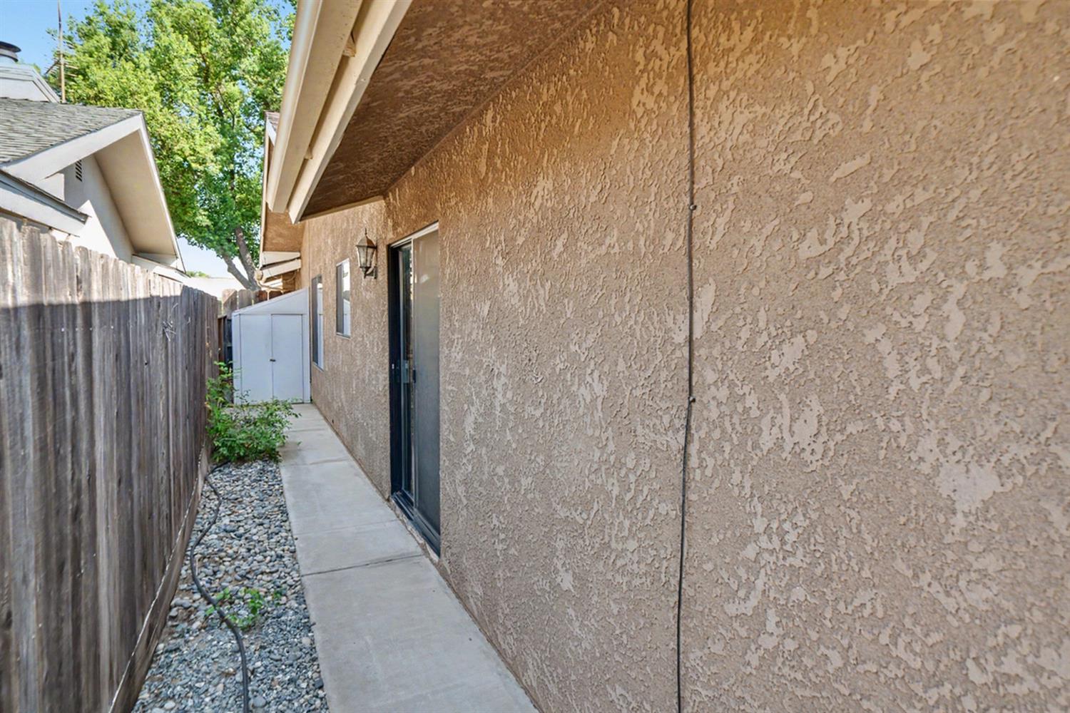 2140 Ellery Ave, Clovis, CA 93611