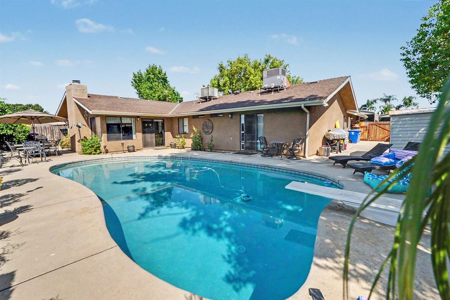2140 Ellery Ave, Clovis, CA 93611