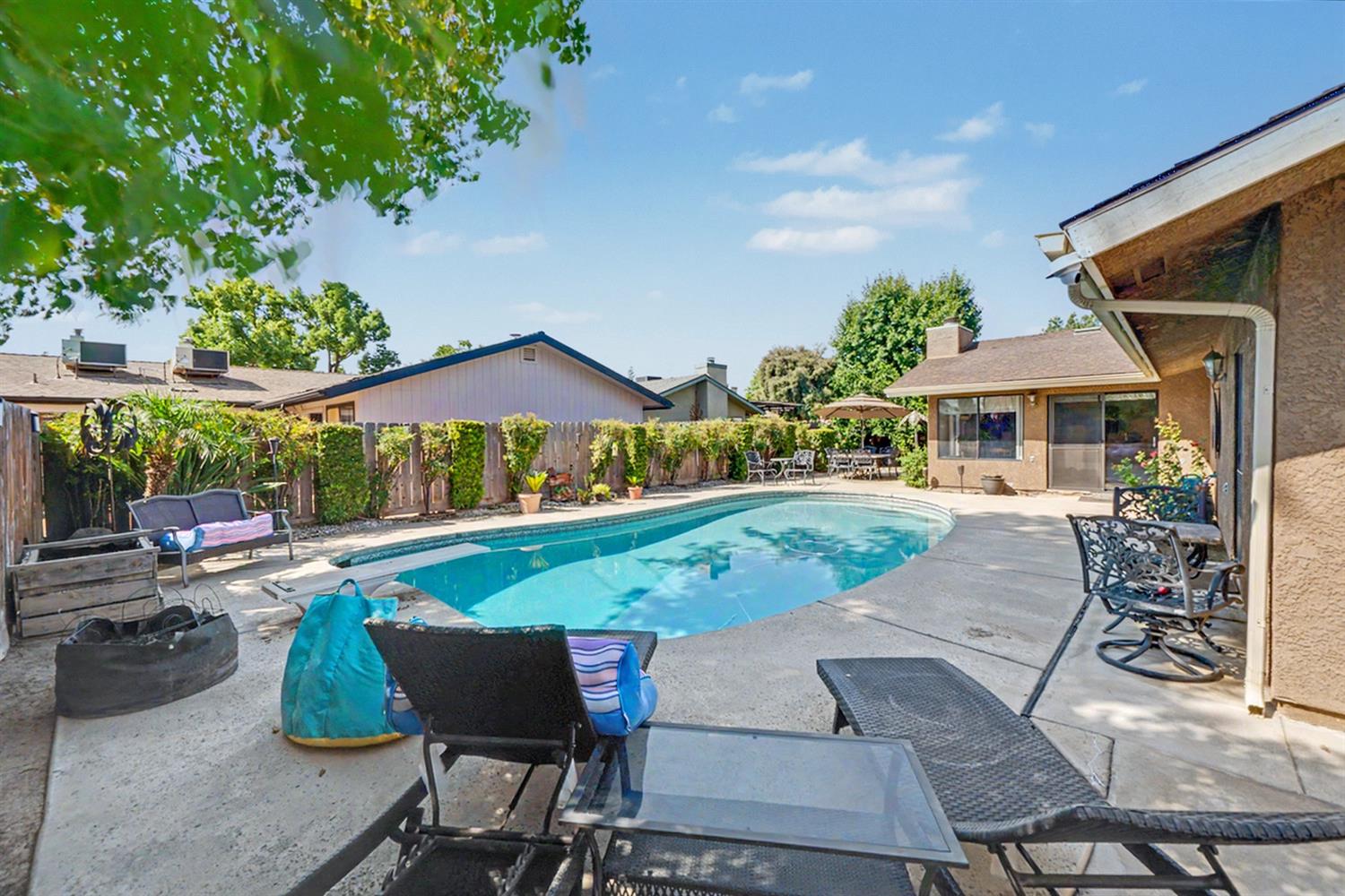 2140 Ellery Ave, Clovis, CA 93611