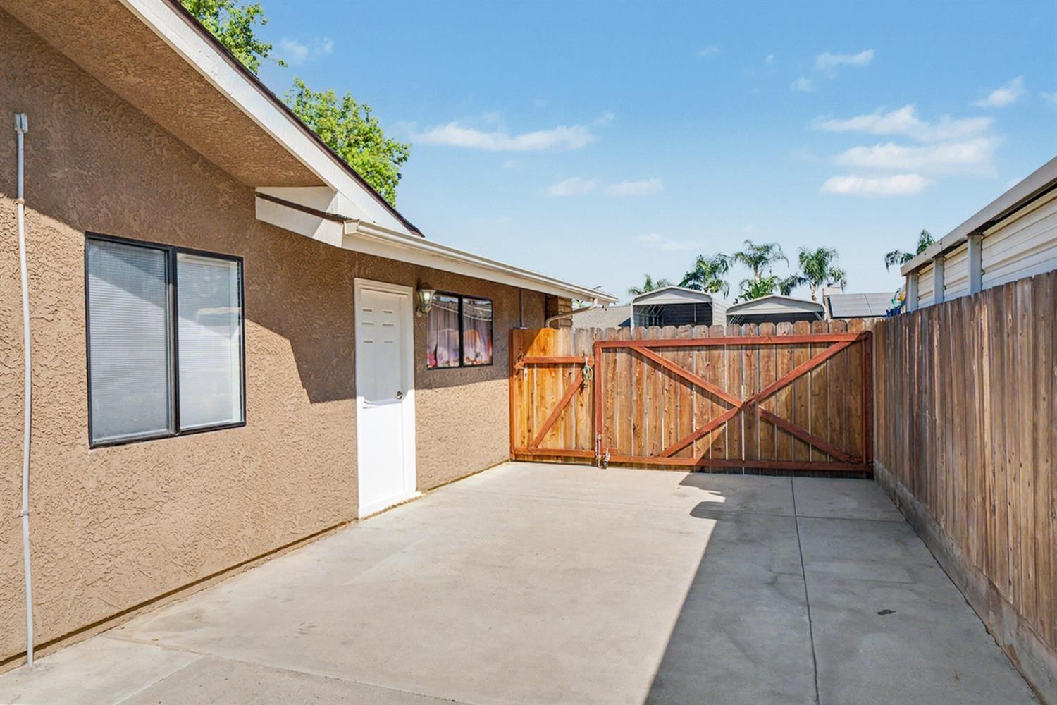 2140 Ellery Ave, Clovis, CA 93611