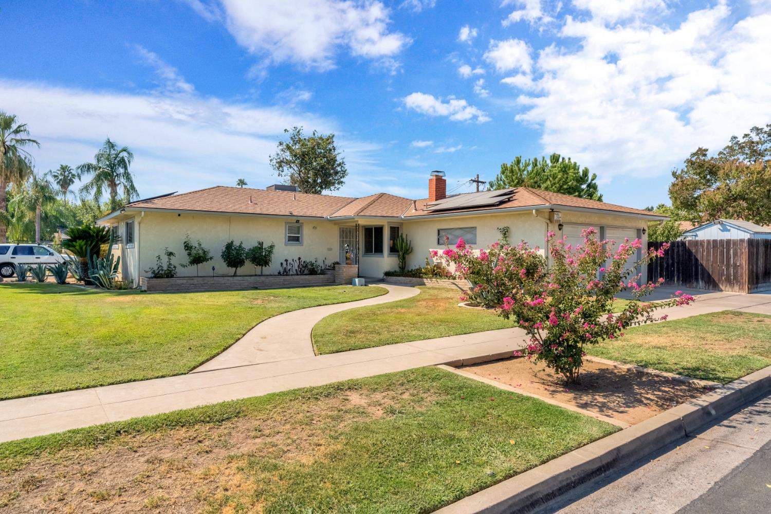 4539 N Sherman St, Fresno, CA 93726