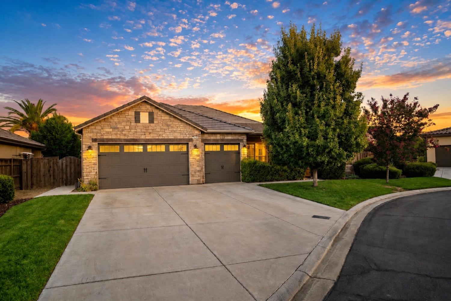 10963 E Egret, Clovis, CA 93619