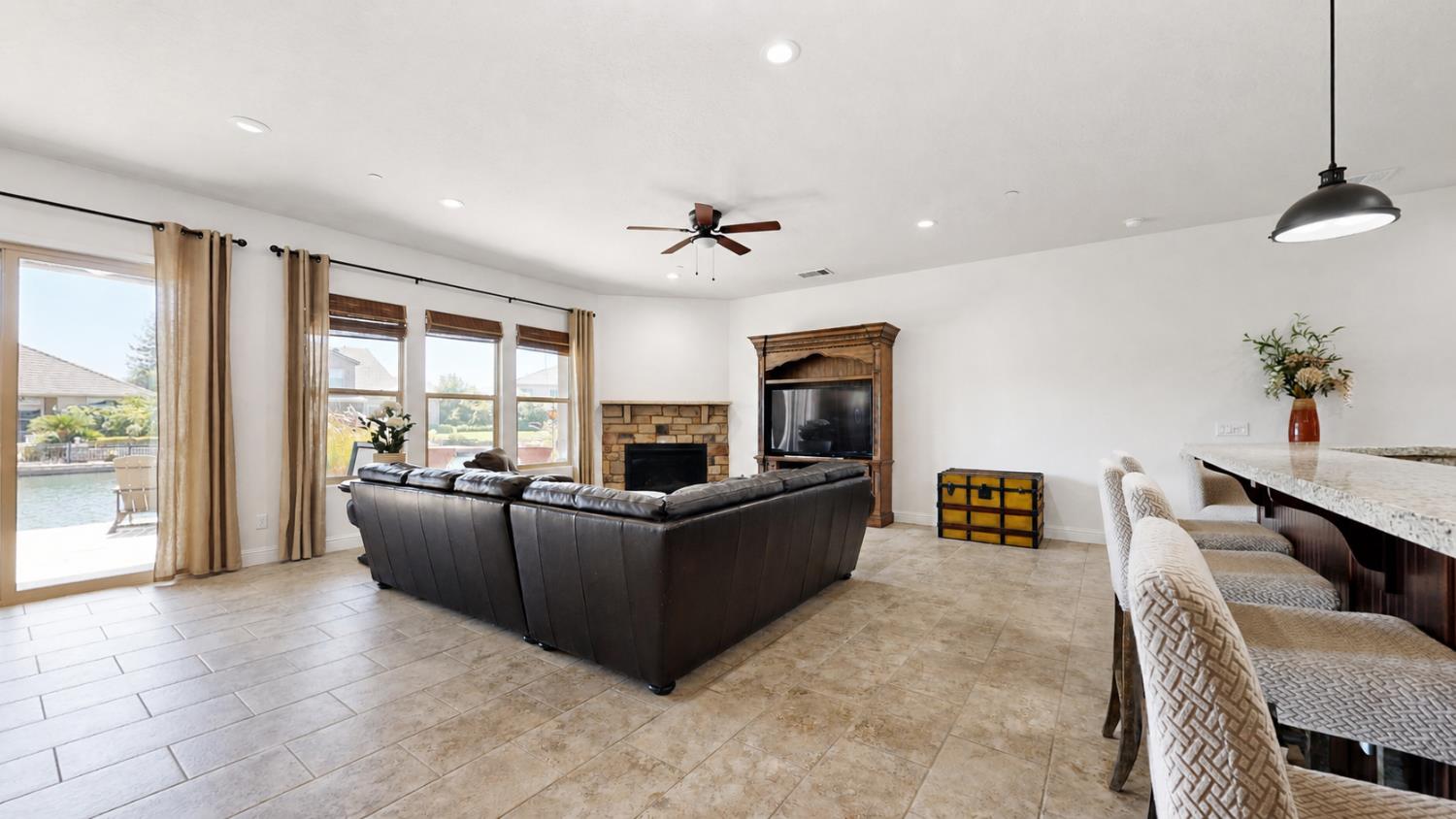 10963 E Egret, Clovis, CA 93619