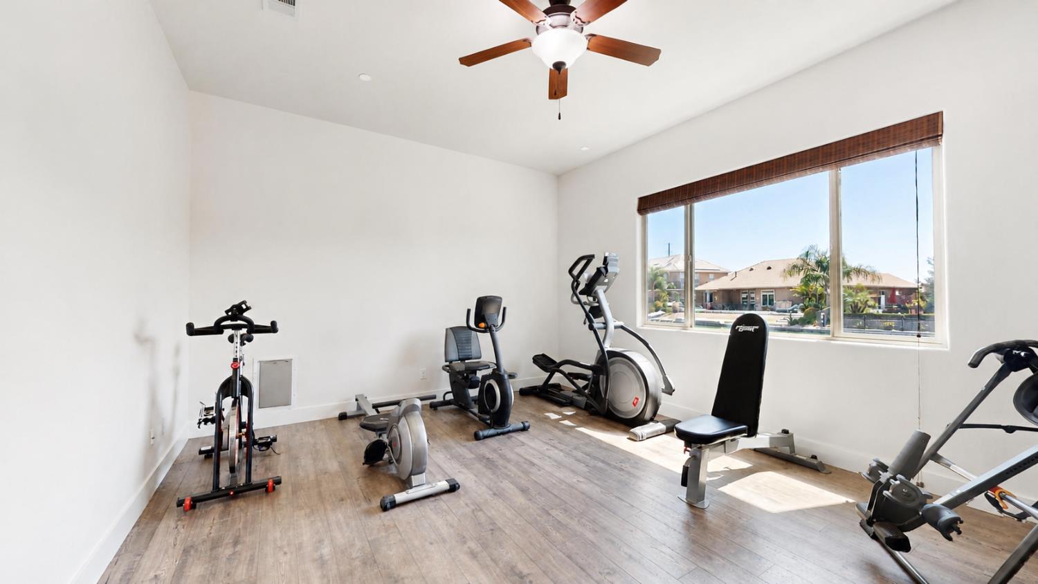 10963 E Egret, Clovis, CA 93619