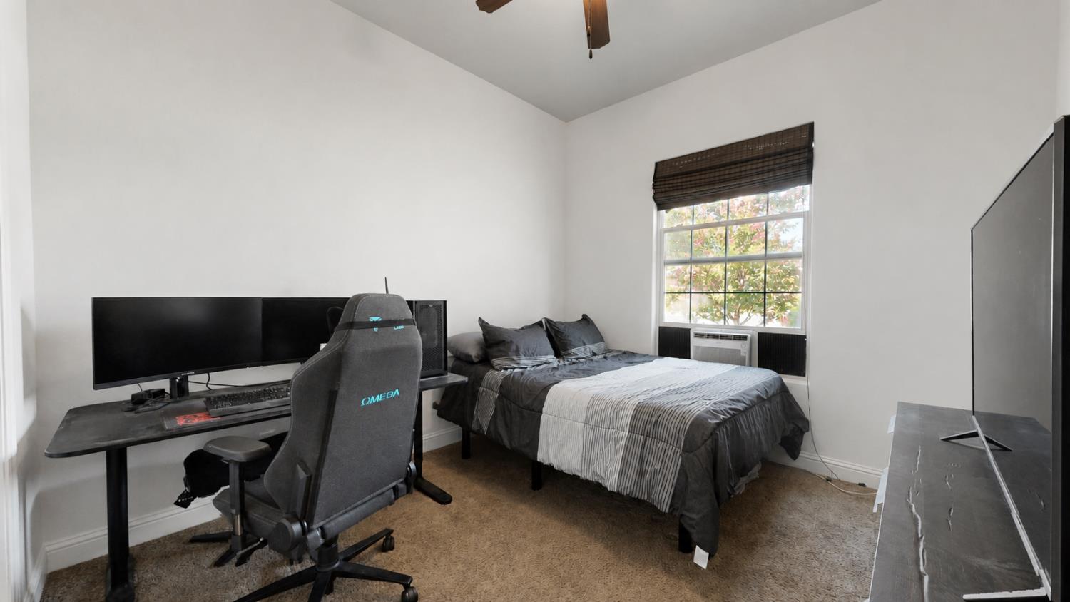 10963 E Egret, Clovis, CA 93619