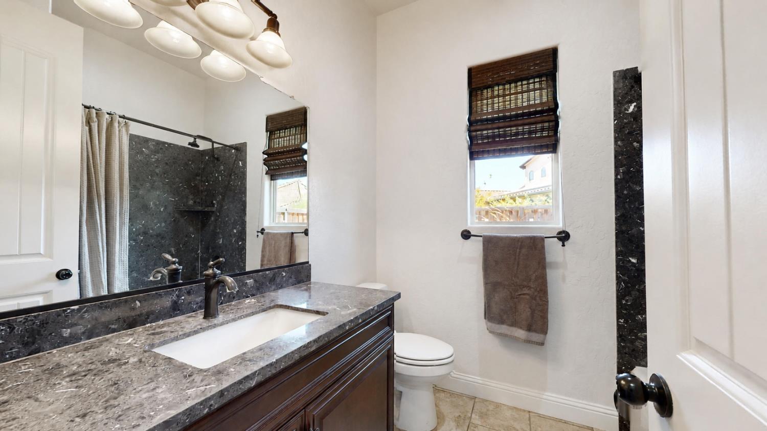 10963 E Egret, Clovis, CA 93619