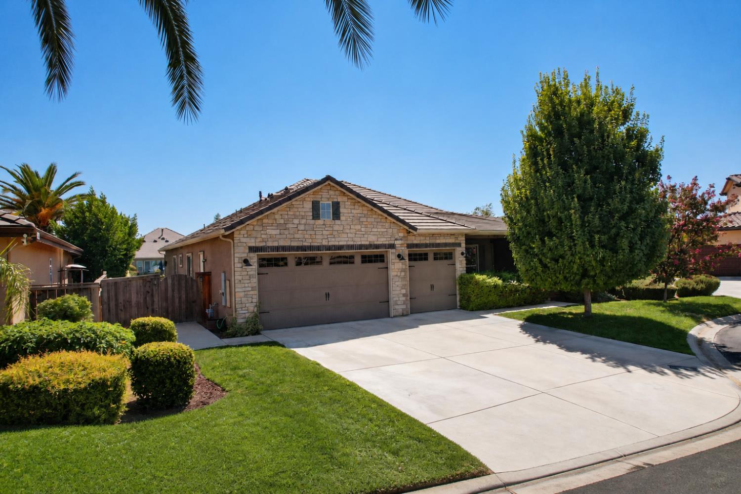 10963 E Egret, Clovis, CA 93619