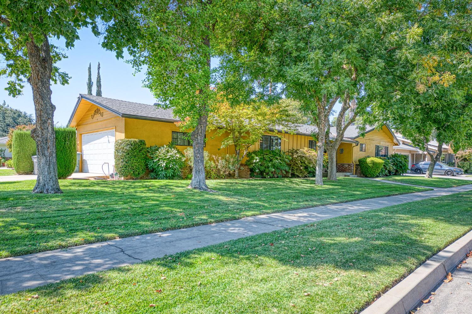 4779 N Delno Ave, Fresno, CA 93705