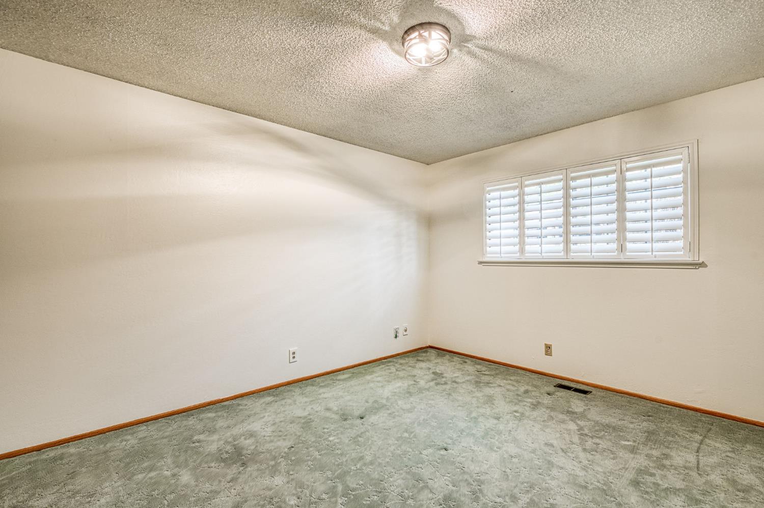 4779 N Delno Ave, Fresno, CA 93705