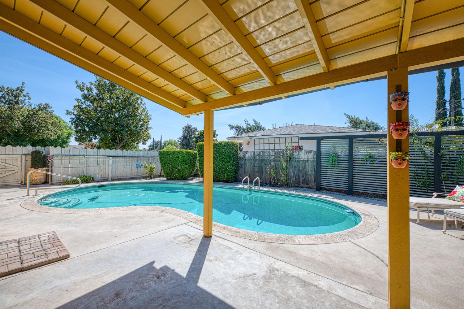 4779 N Delno Ave, Fresno, CA 93705