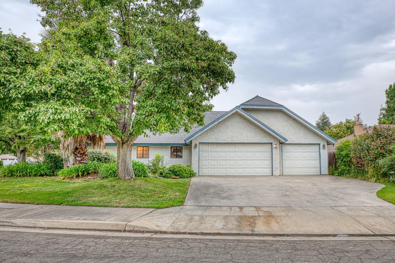 668 E Teal Cir, Fresno, CA 93730