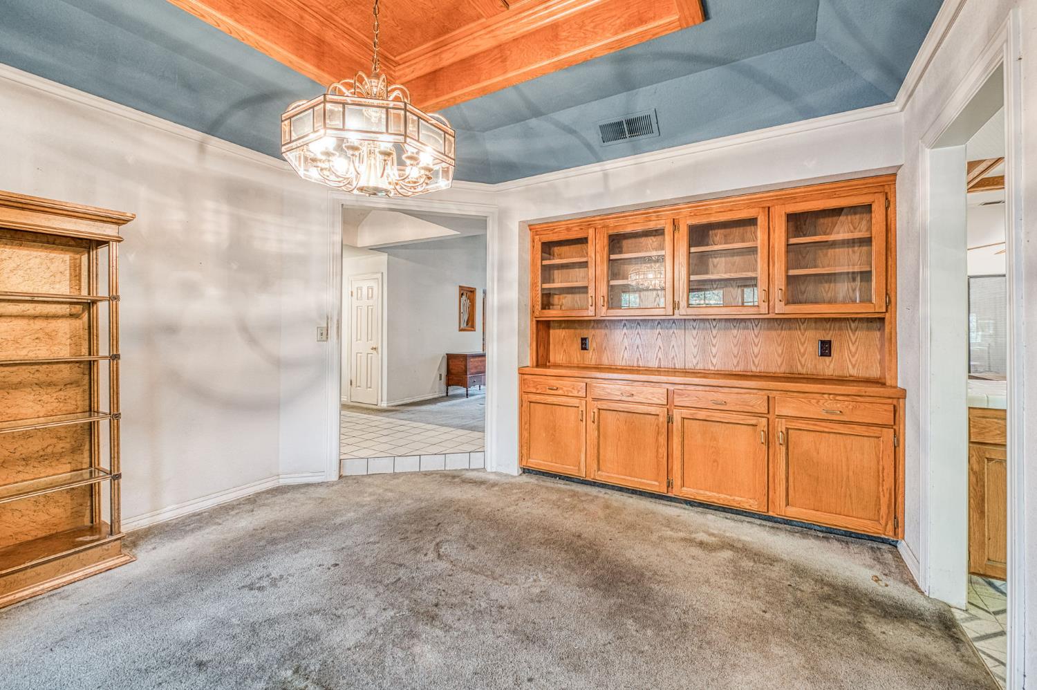 668 E Teal Cir, Fresno, CA 93730