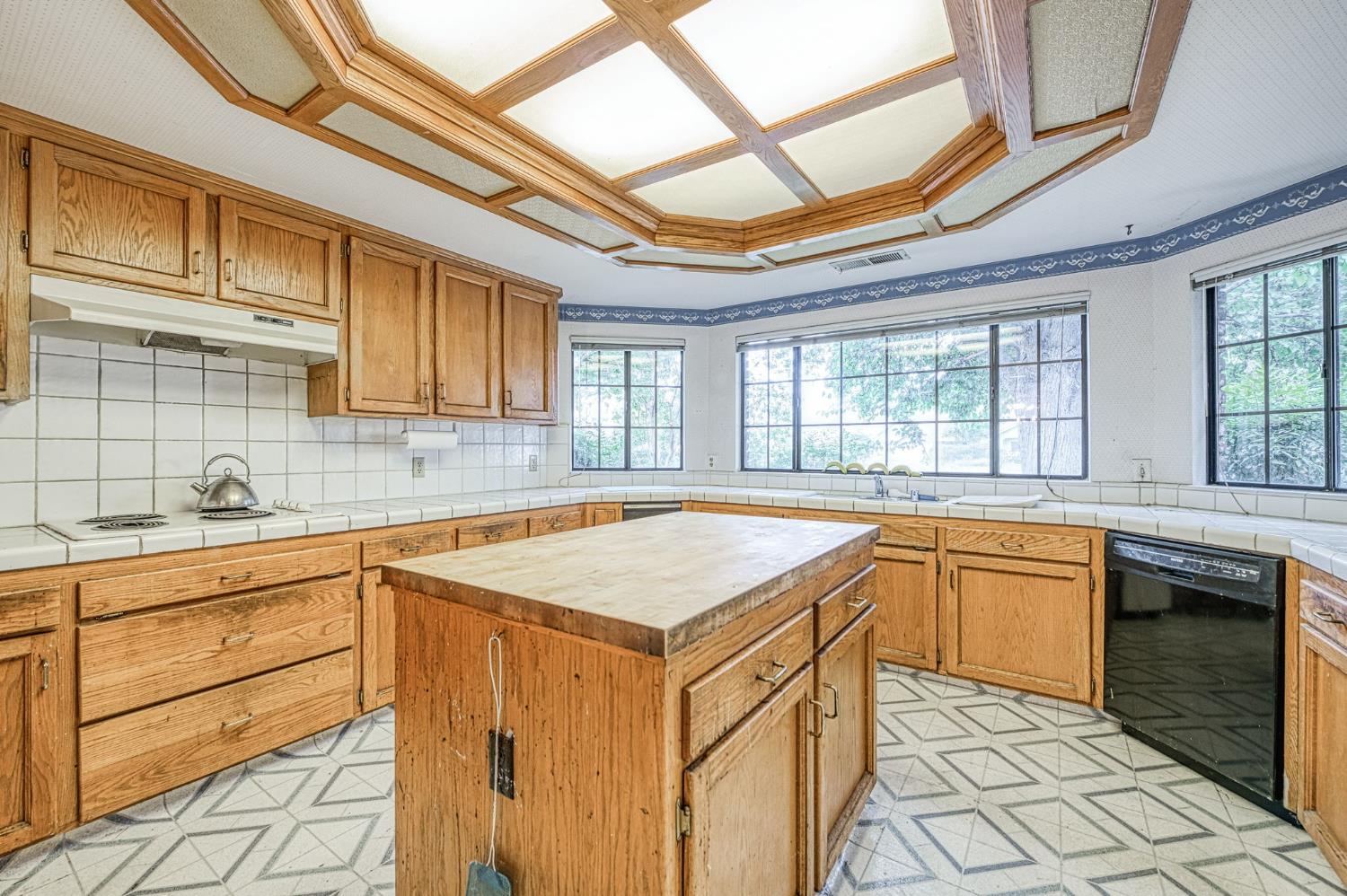 668 E Teal Cir, Fresno, CA 93730