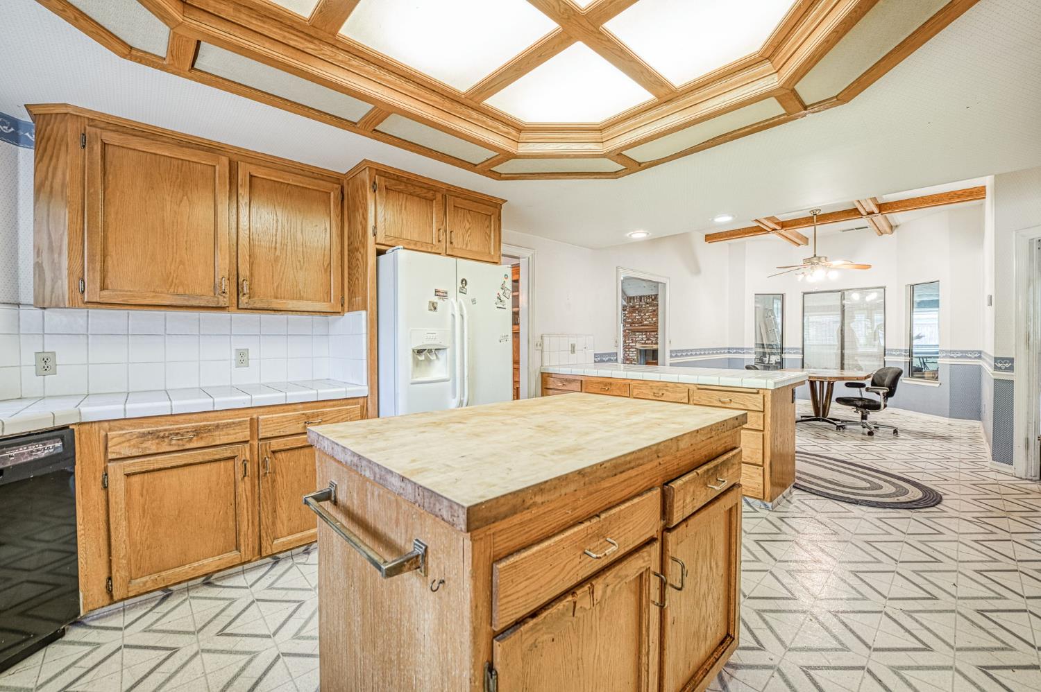 668 E Teal Cir, Fresno, CA 93730