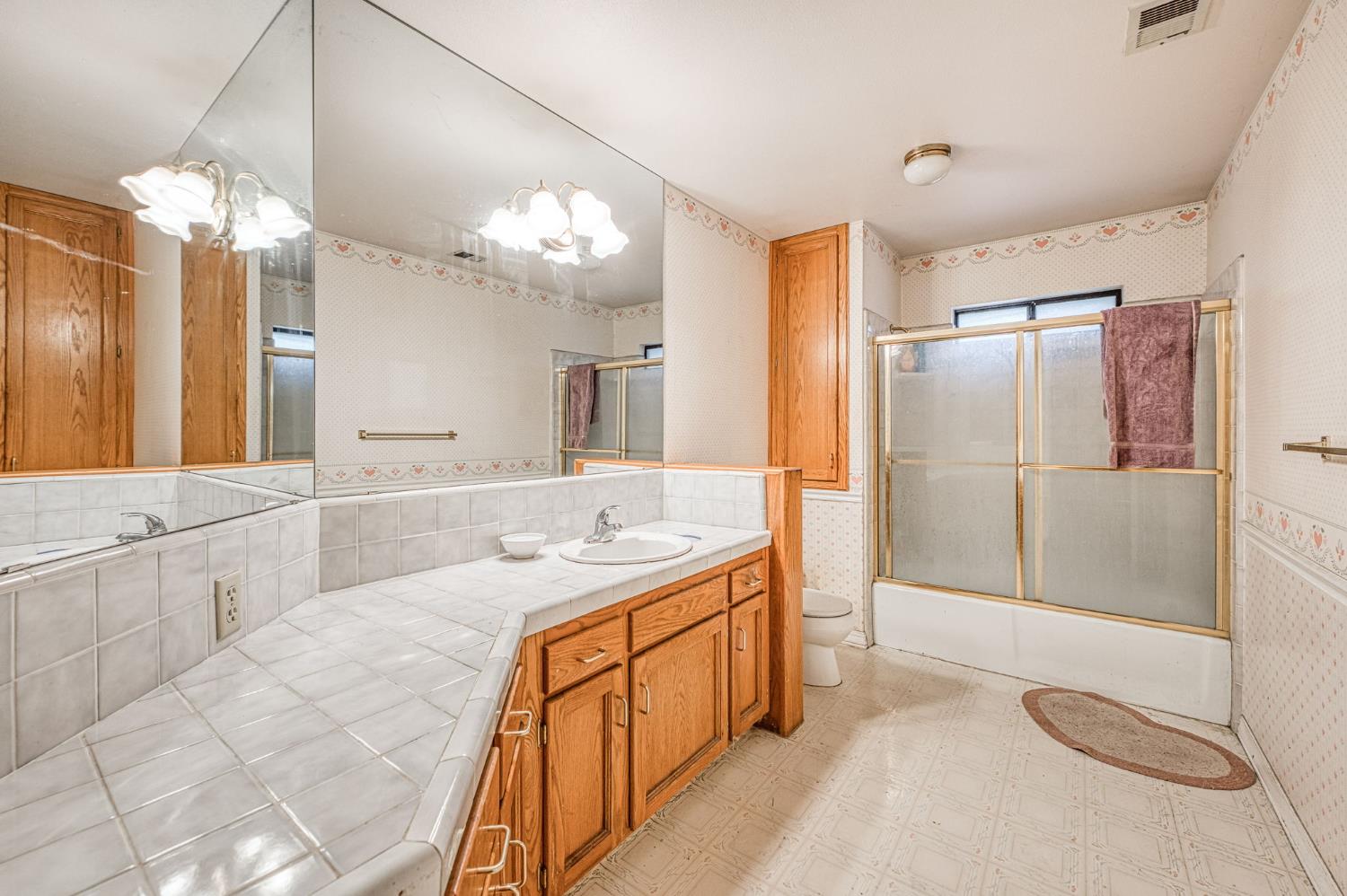 668 E Teal Cir, Fresno, CA 93730