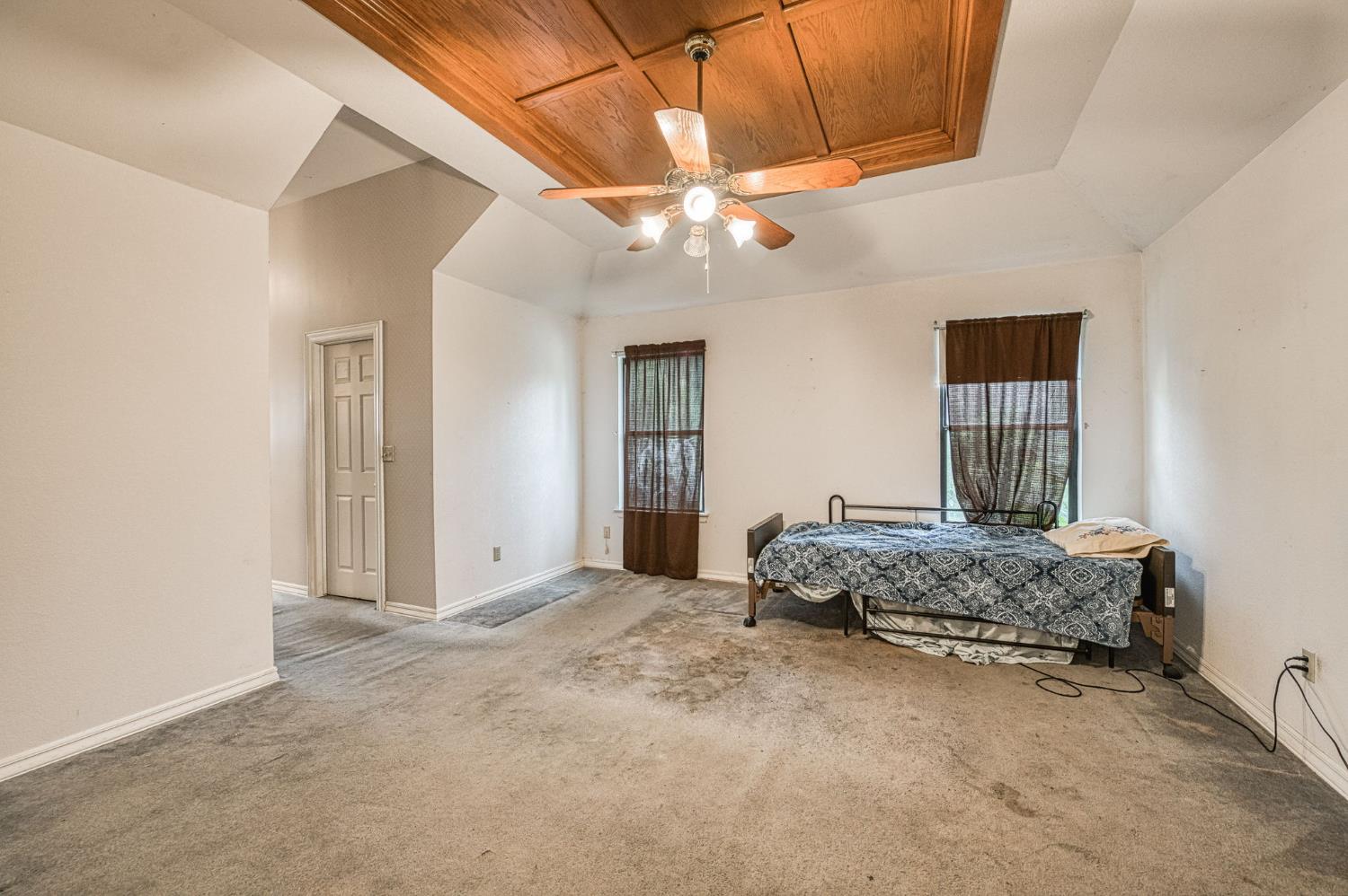 668 E Teal Cir, Fresno, CA 93730