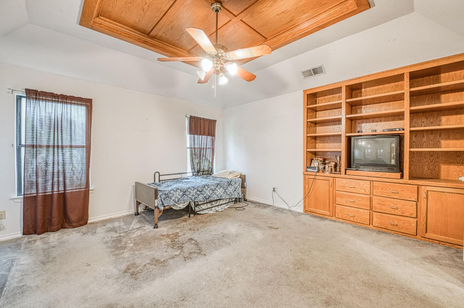 668 E Teal Cir, Fresno, CA 93730
