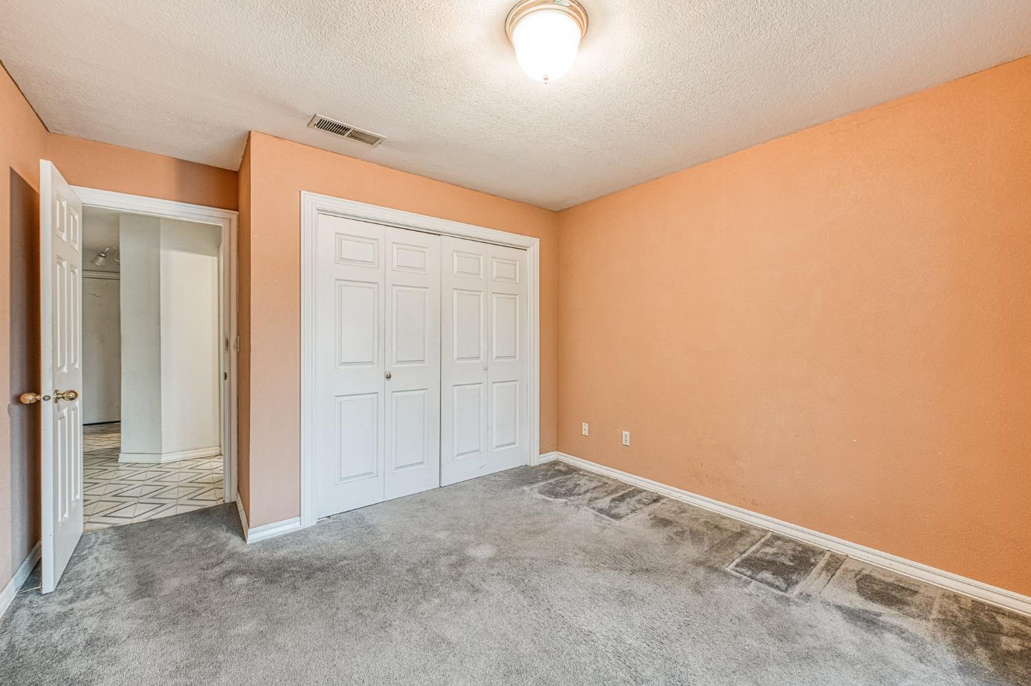 668 E Teal Cir, Fresno, CA 93730
