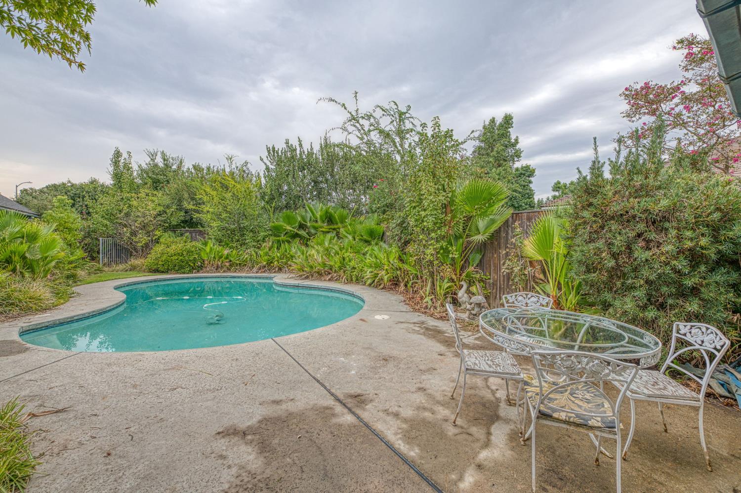 668 E Teal Cir, Fresno, CA 93730