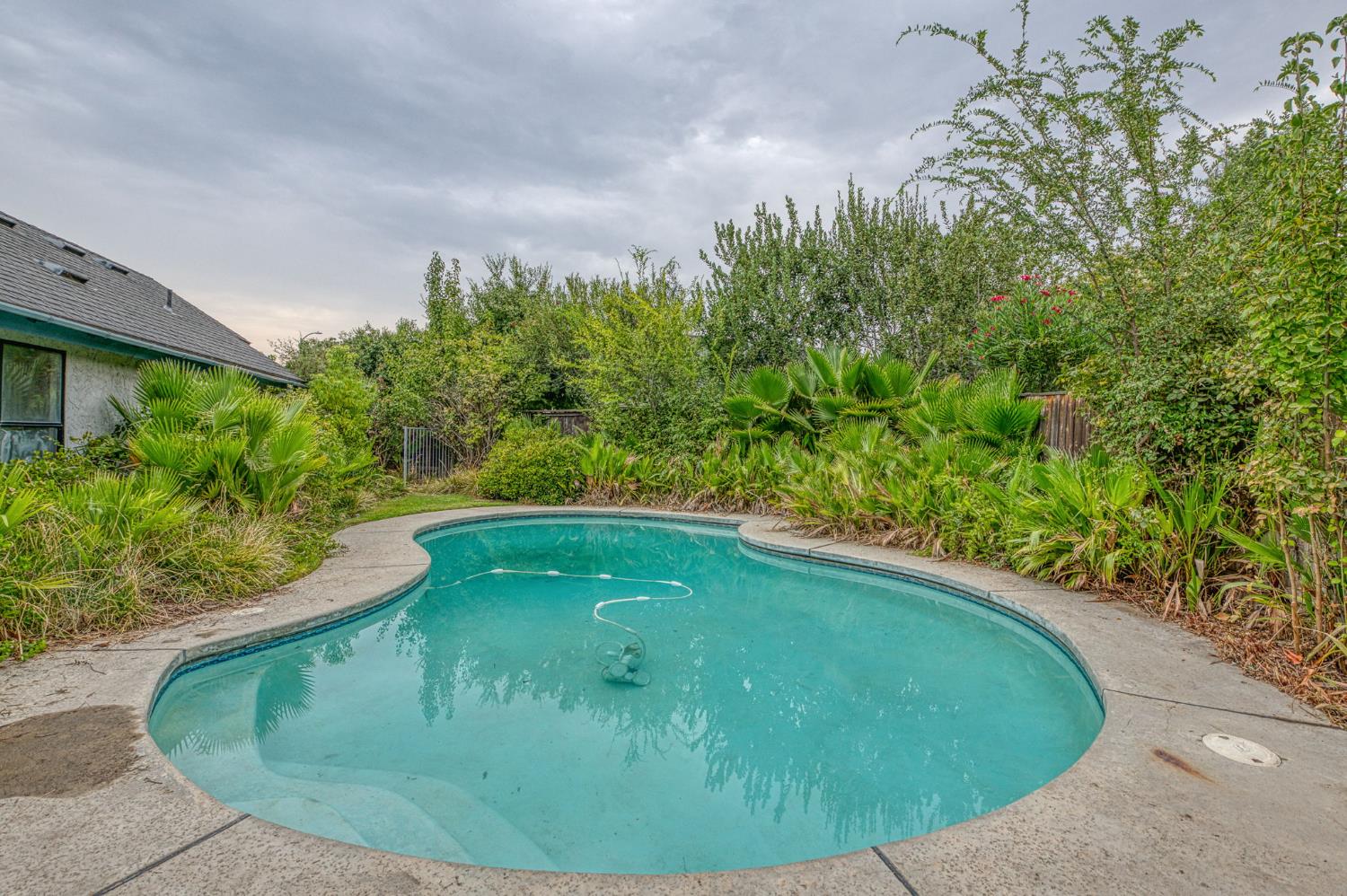 668 E Teal Cir, Fresno, CA 93730