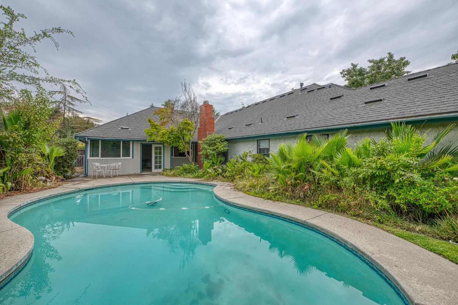 668 E Teal Cir, Fresno, CA 93730
