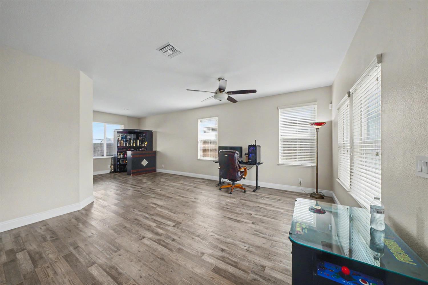 5292 W Cotton Ave, Fresno, CA 93722
