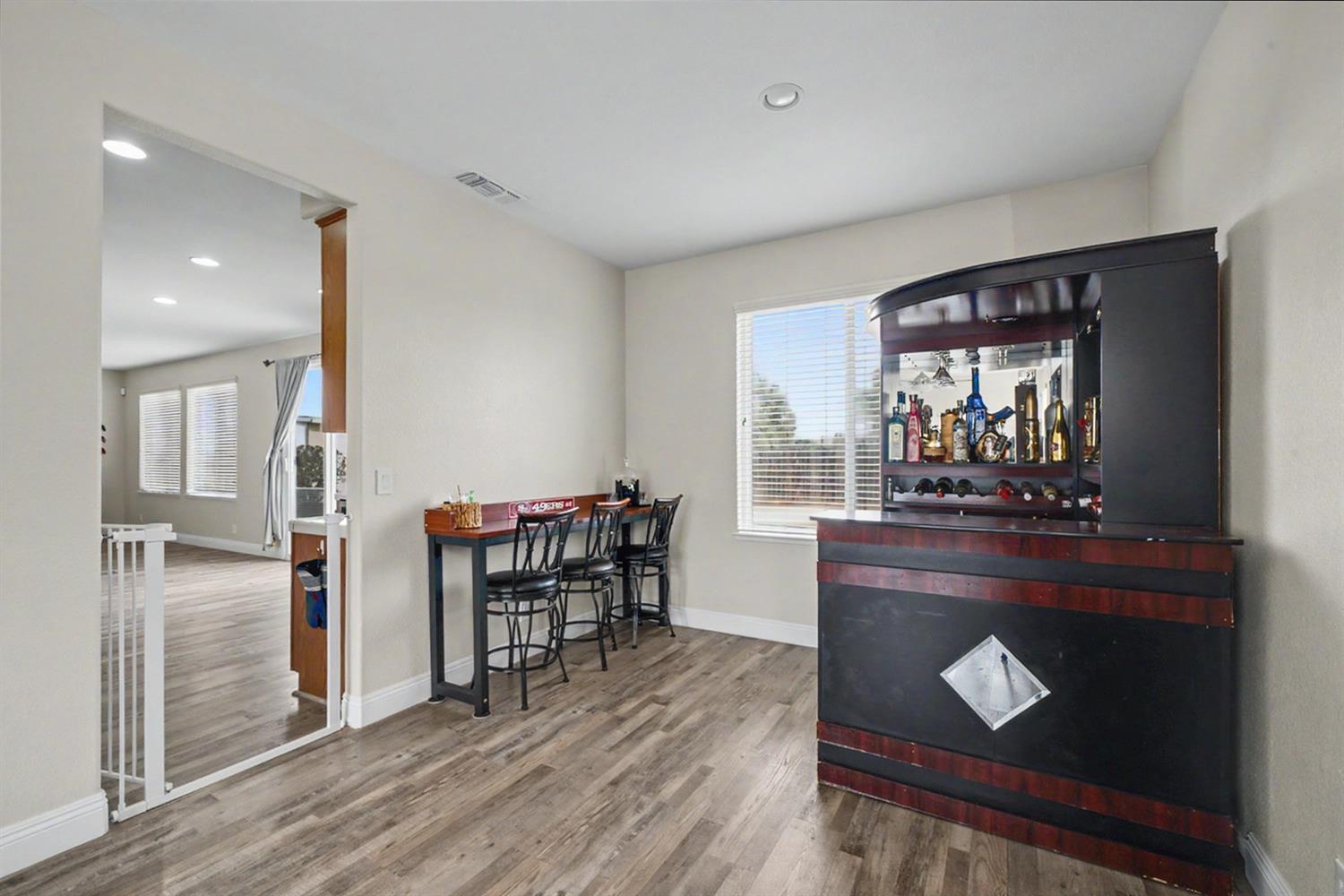 5292 W Cotton Ave, Fresno, CA 93722