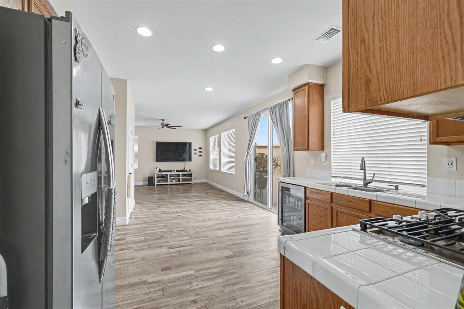 5292 W Cotton Ave, Fresno, CA 93722