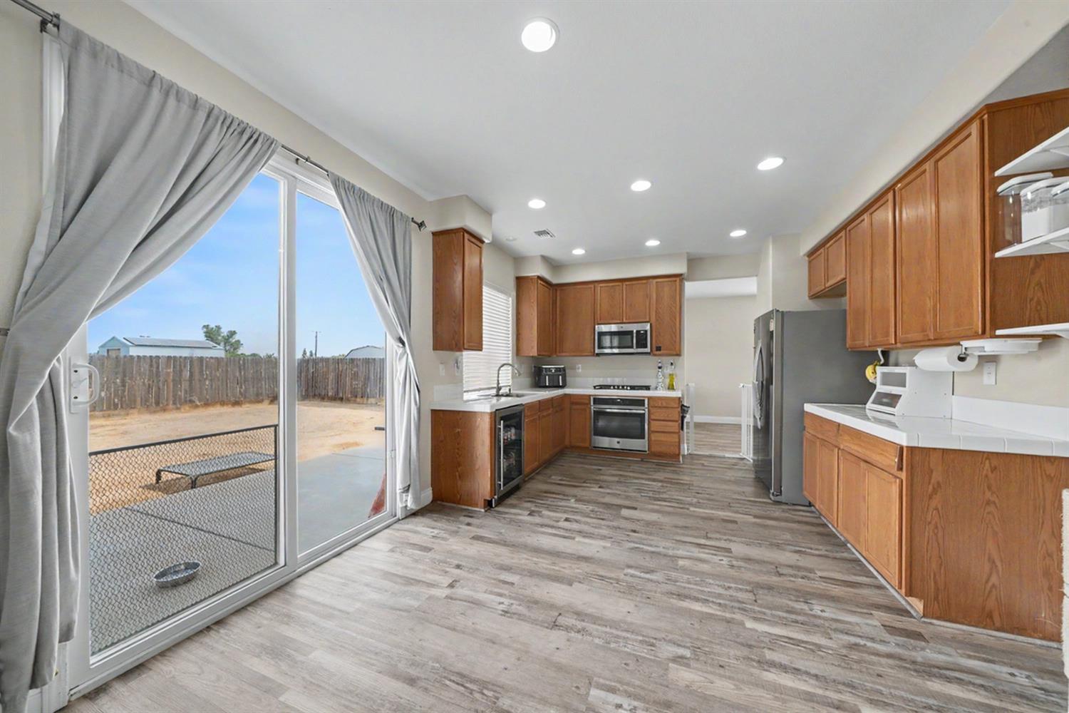 5292 W Cotton Ave, Fresno, CA 93722