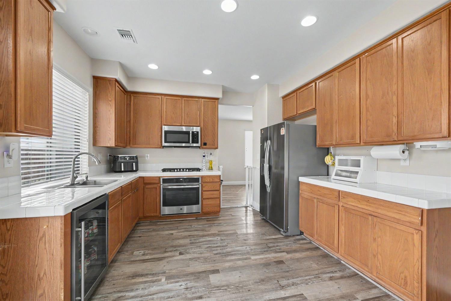 5292 W Cotton Ave, Fresno, CA 93722