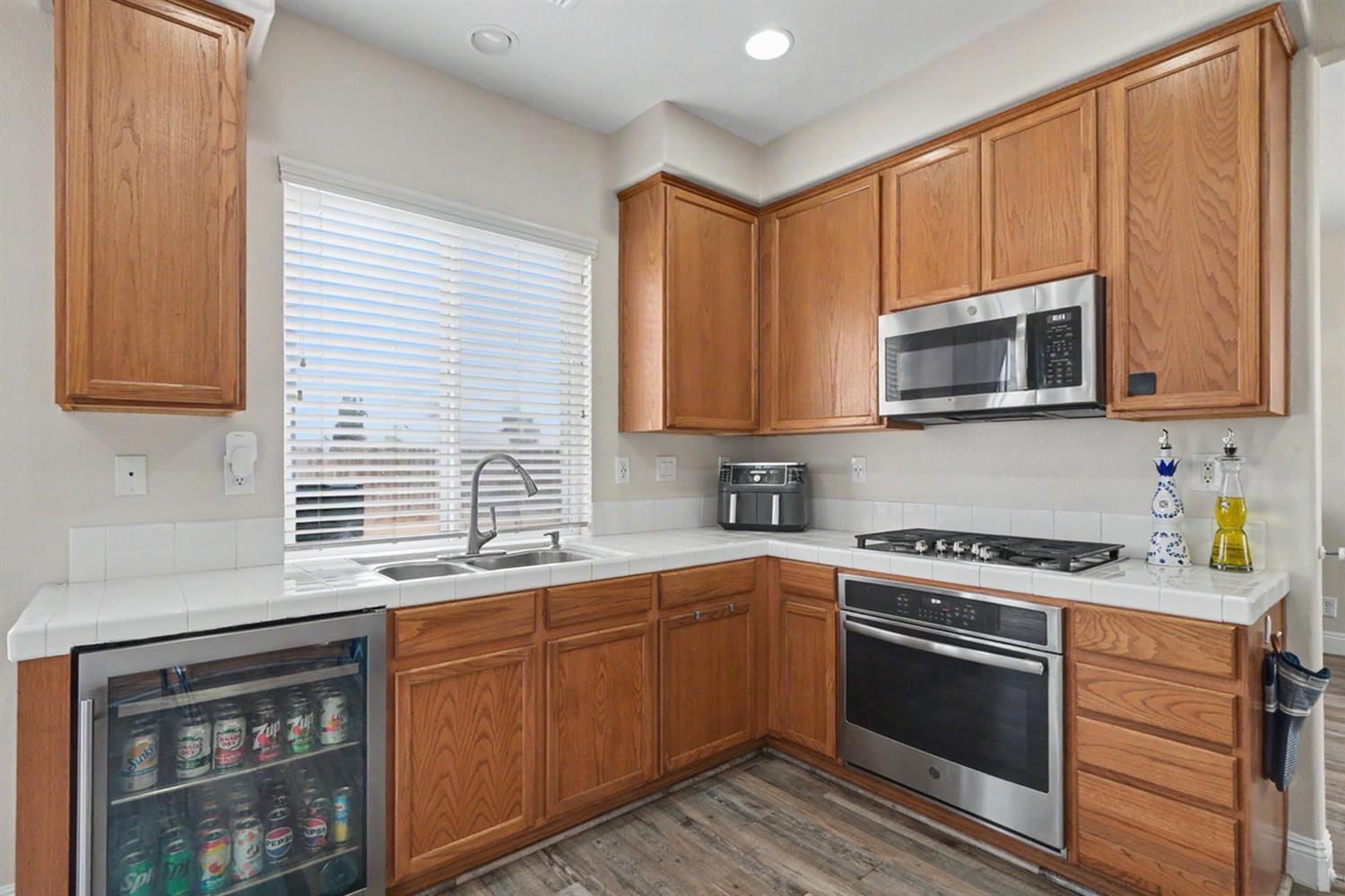 5292 W Cotton Ave, Fresno, CA 93722
