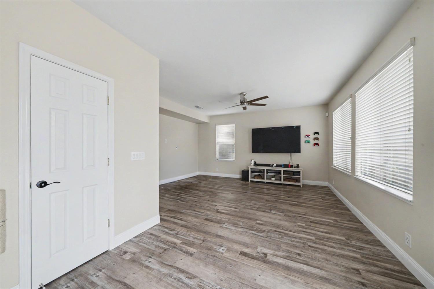 5292 W Cotton Ave, Fresno, CA 93722