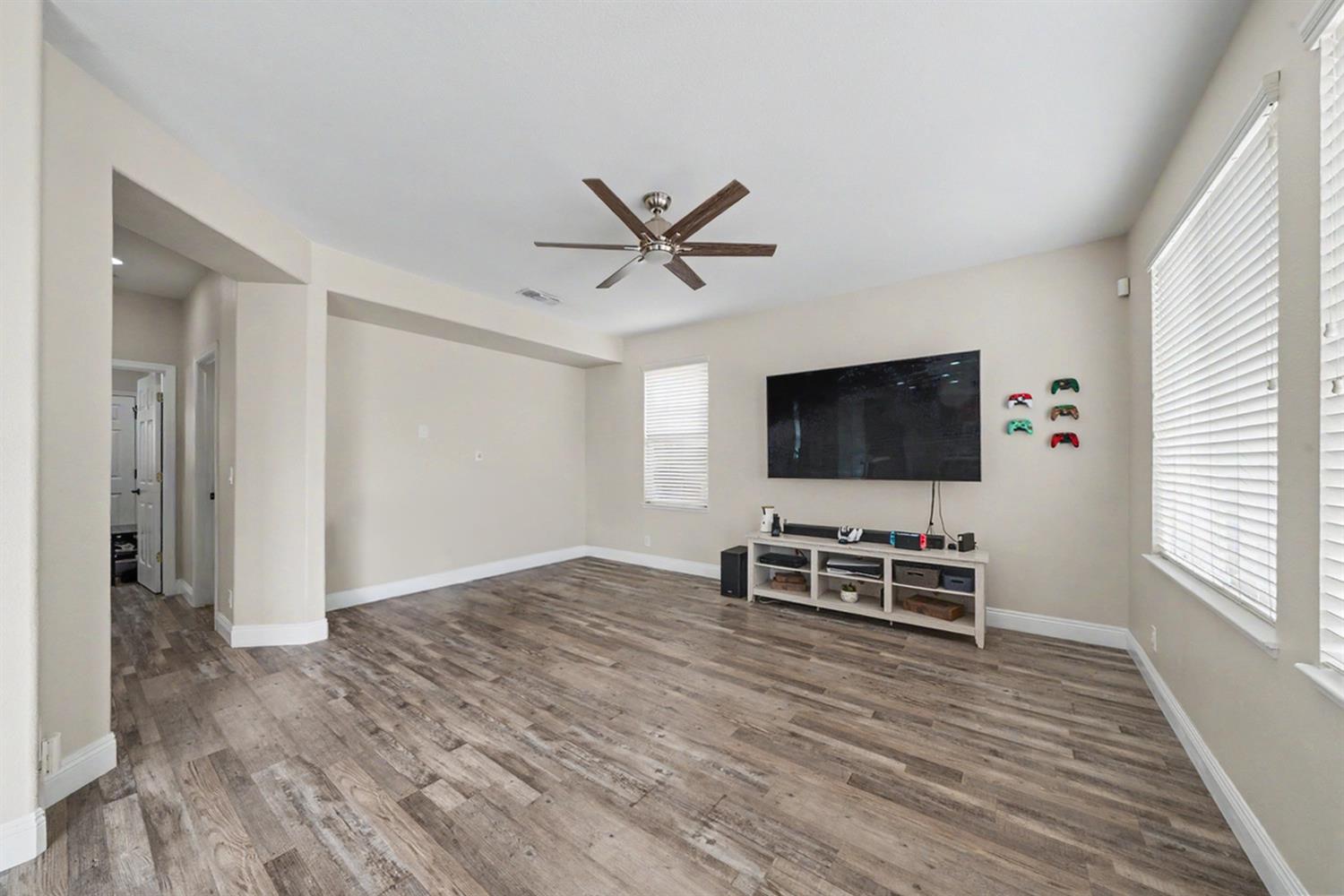 5292 W Cotton Ave, Fresno, CA 93722