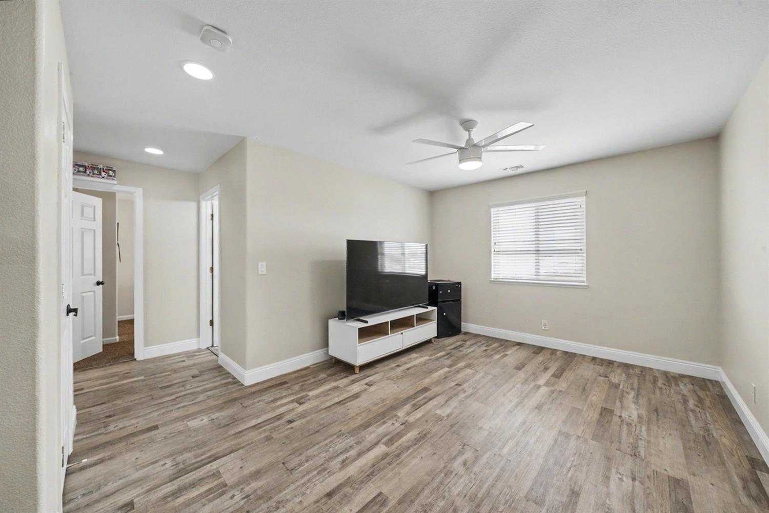 5292 W Cotton Ave, Fresno, CA 93722