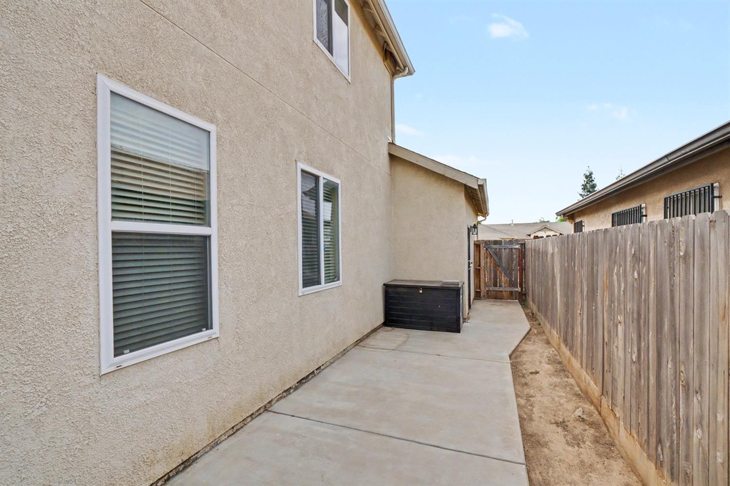 5292 W Cotton Ave, Fresno, CA 93722