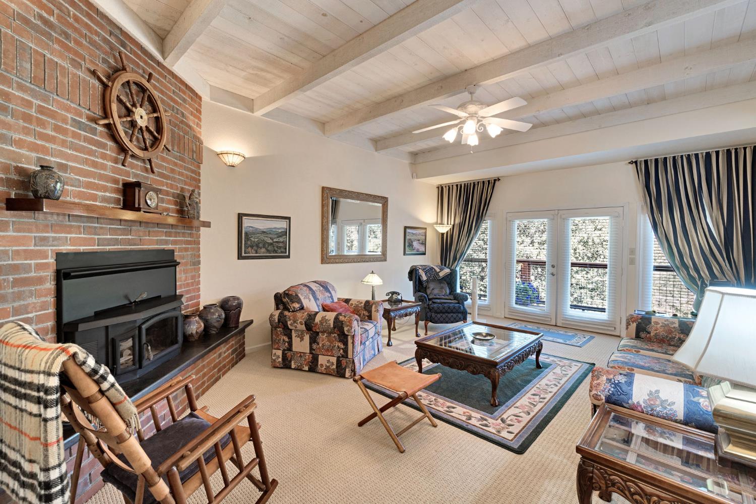 39309 Forest Park Ln, Oakhurst, CA 93644