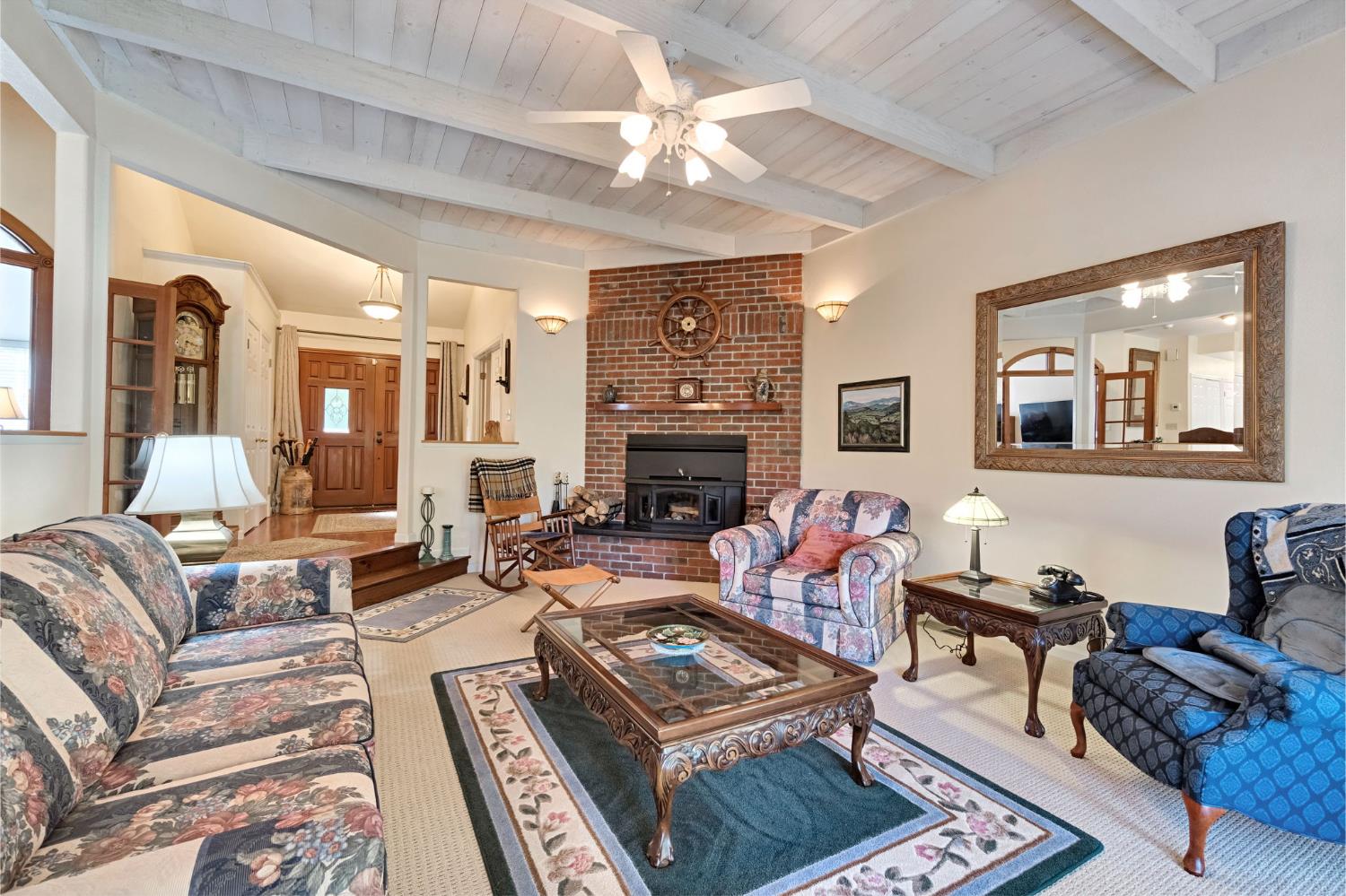 39309 Forest Park Ln, Oakhurst, CA 93644