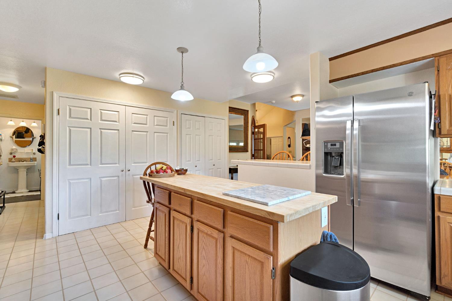 39309 Forest Park Ln, Oakhurst, CA 93644