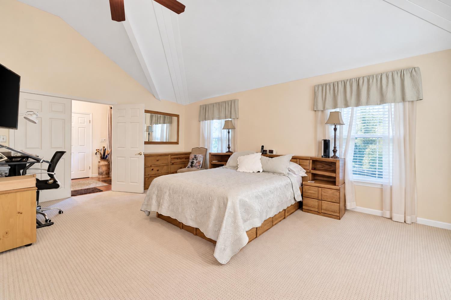 39309 Forest Park Ln, Oakhurst, CA 93644