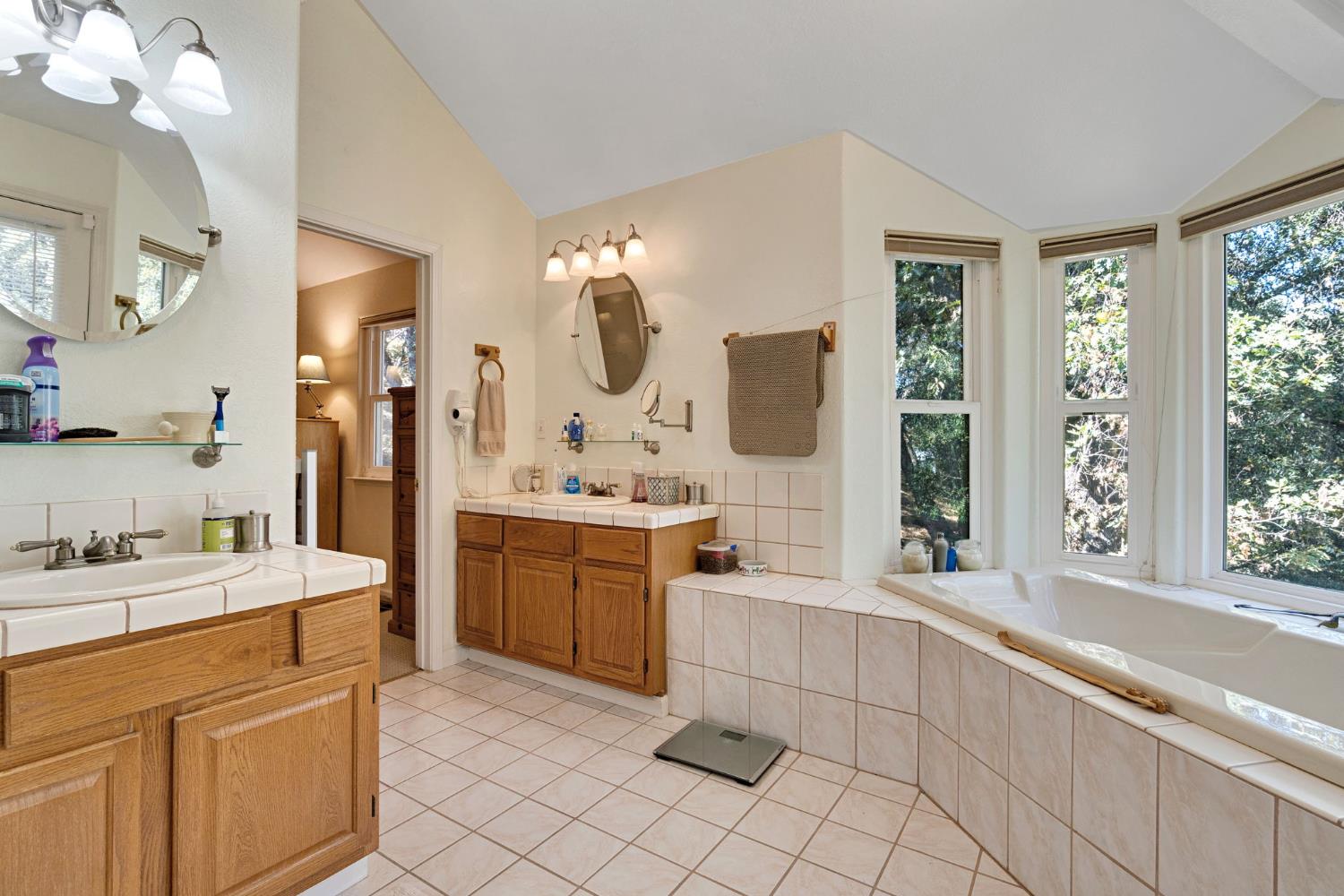 39309 Forest Park Ln, Oakhurst, CA 93644
