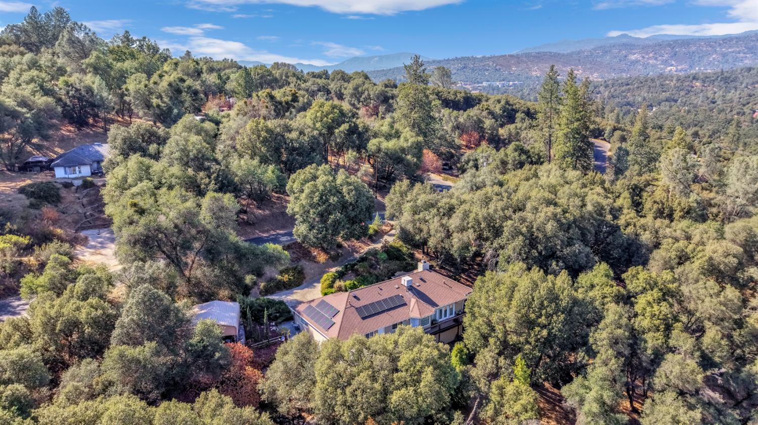 39309 Forest Park Ln, Oakhurst, CA 93644