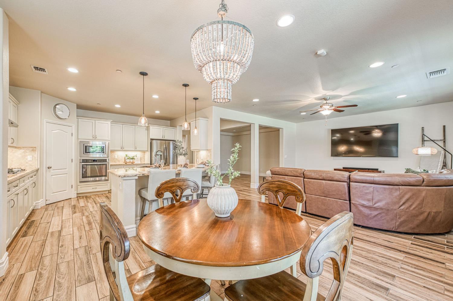 1266 N Redington Ave, Clovis, CA 93619